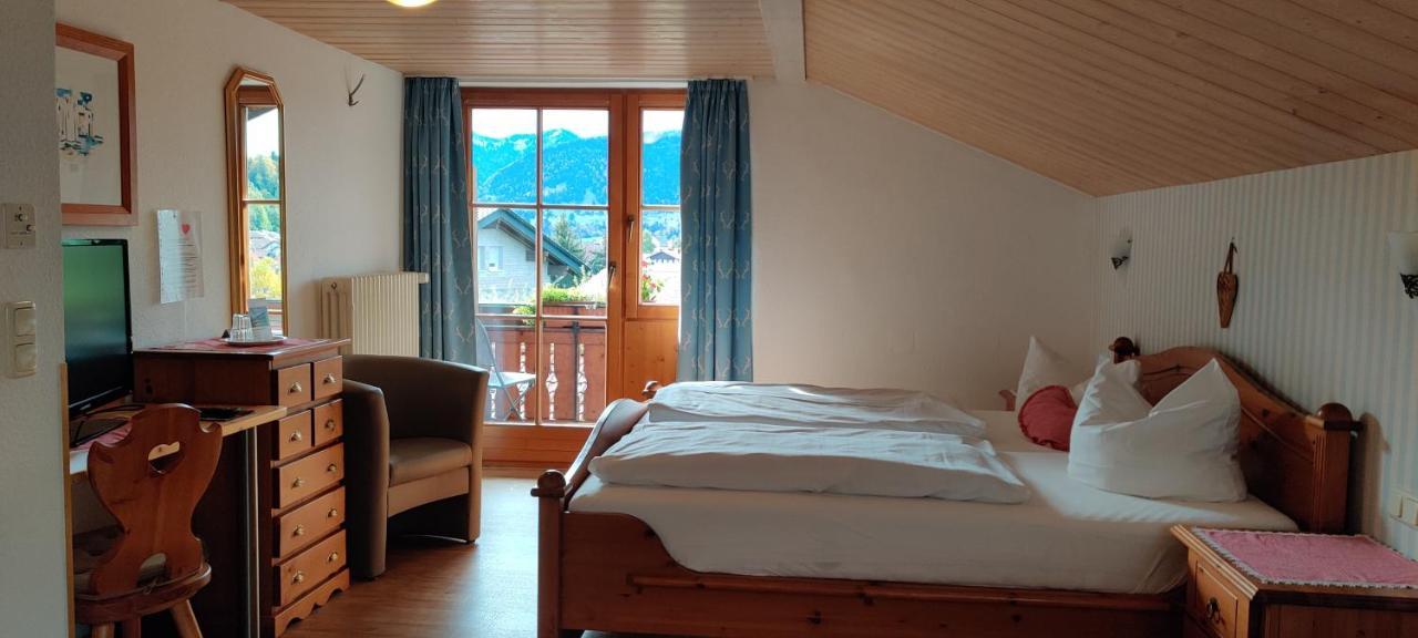 Hotel Landhaus Staufenblick Oberstaufen Bagian luar foto