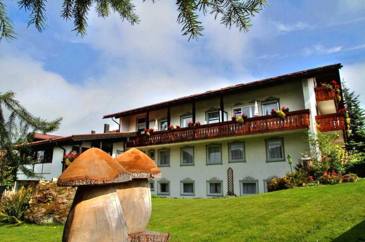 Hotel Landhaus Staufenblick Oberstaufen Bagian luar foto