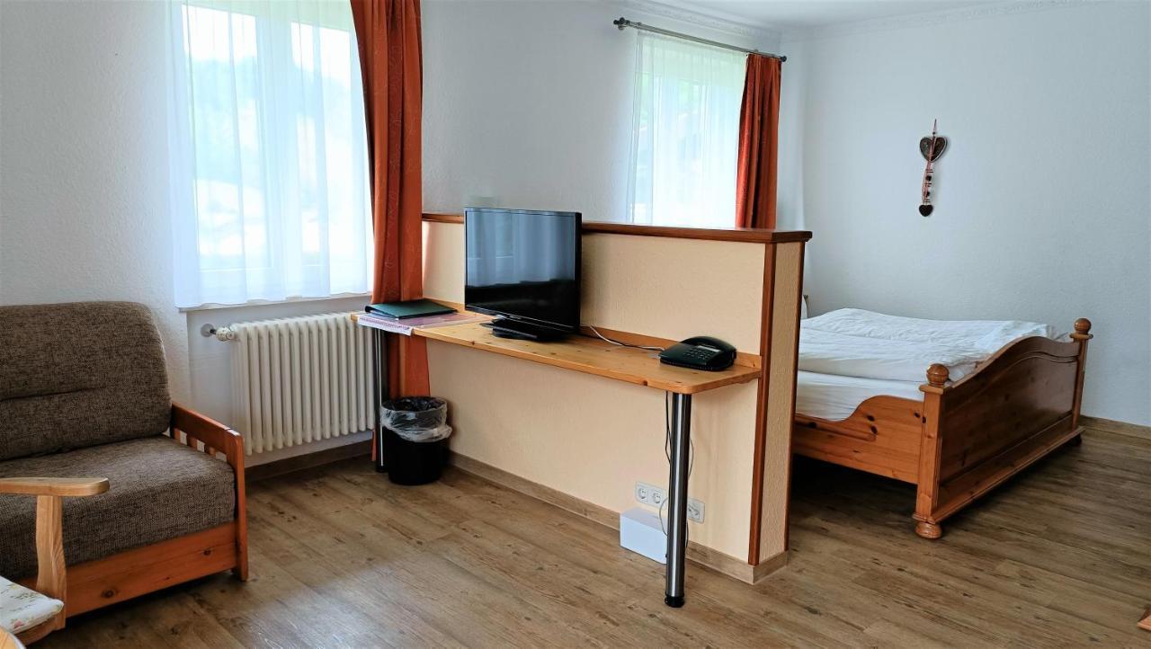 Hotel Landhaus Staufenblick Oberstaufen Bagian luar foto