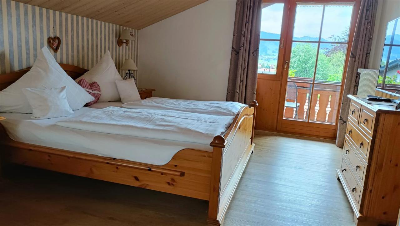 Hotel Landhaus Staufenblick Oberstaufen Bagian luar foto