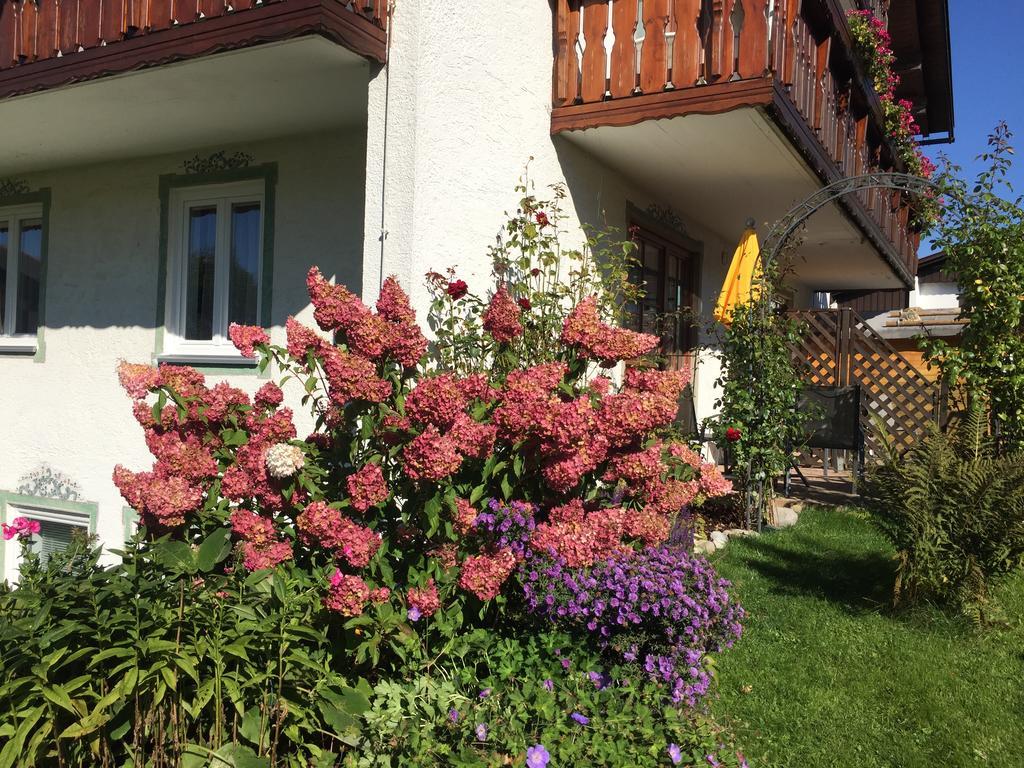Hotel Landhaus Staufenblick Oberstaufen Bagian luar foto