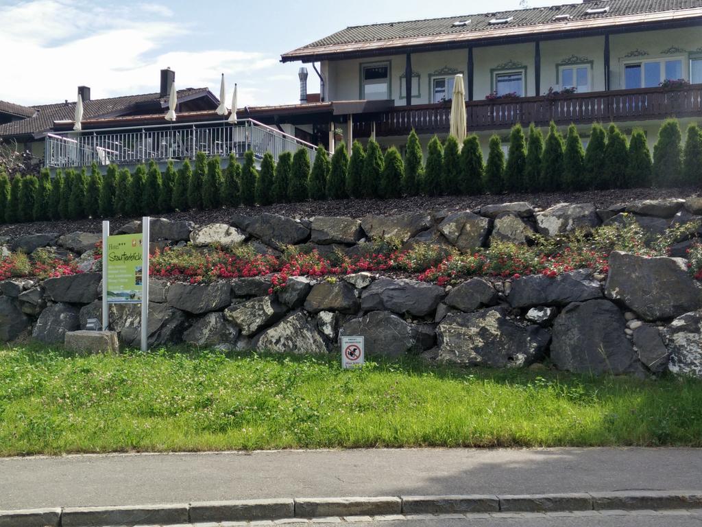Hotel Landhaus Staufenblick Oberstaufen Bagian luar foto