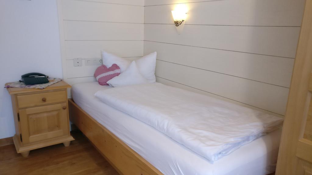 Hotel Landhaus Staufenblick Oberstaufen Bagian luar foto
